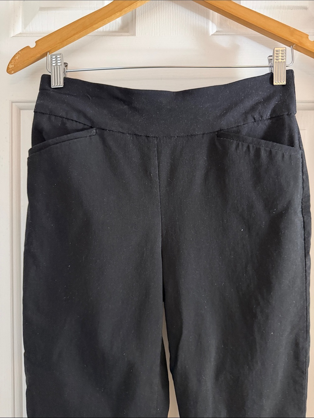 Chico's Black 'Perfect Stretch' Pull-On Pants women’s size 4 - Picture 2 of 4